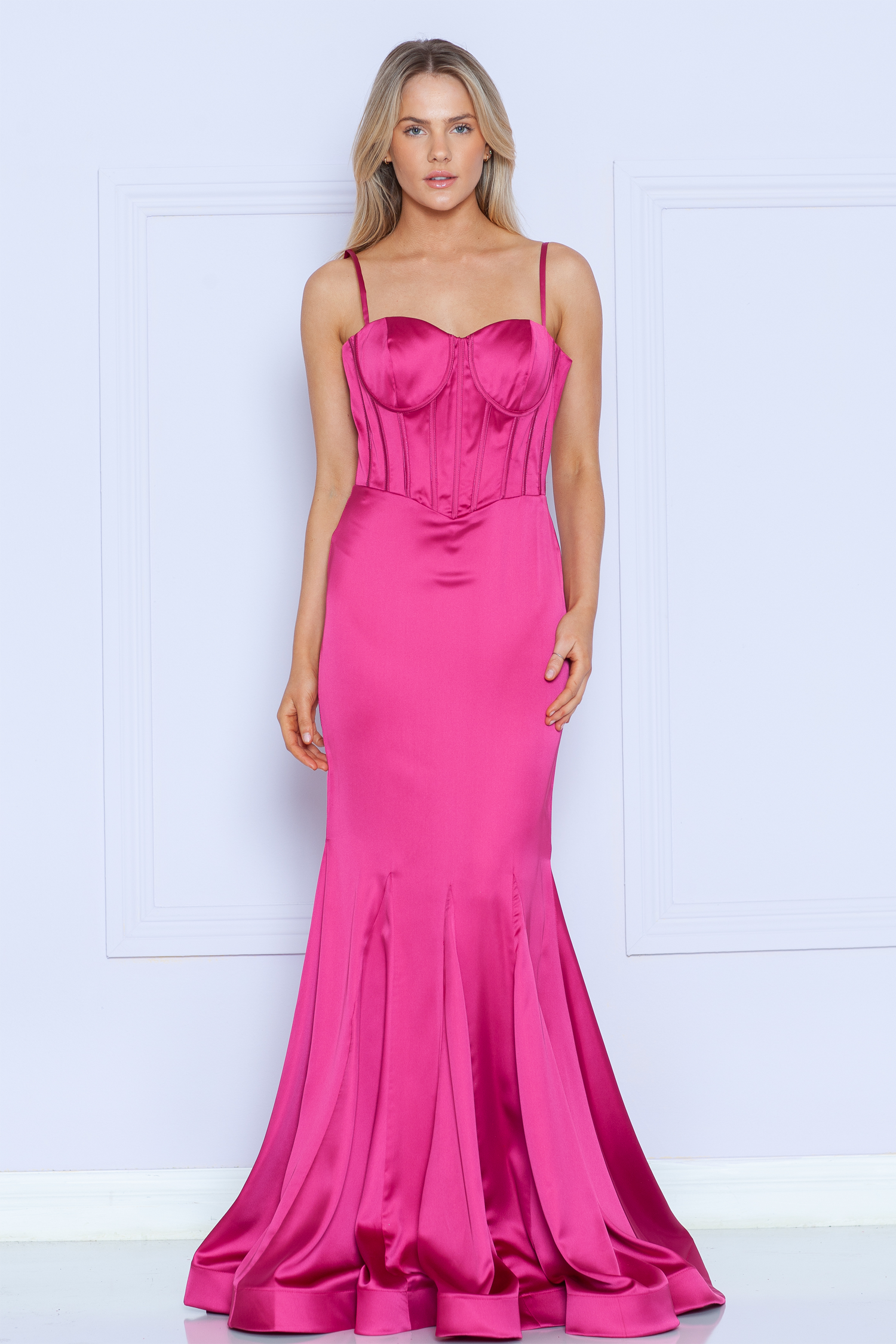 DAVU Spaghetti Strap Satin Sweetheart Prom & Formal Dress