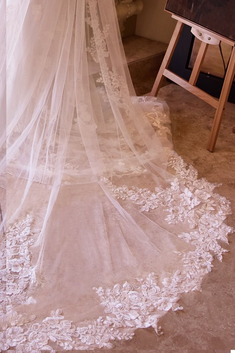 SANTORINI Floral Scalloped Lace Royal Length Wedding Bridal Veil