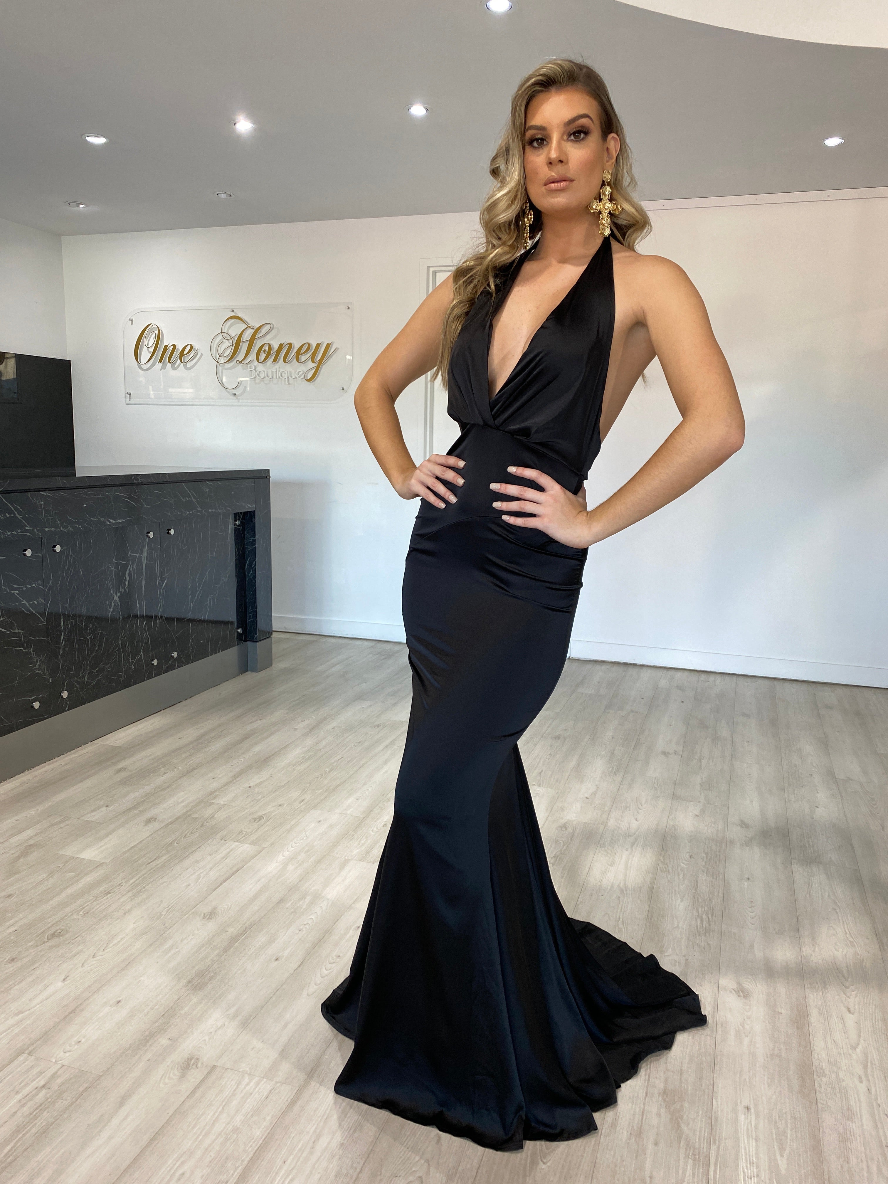 Black halter mermaid clearance dress